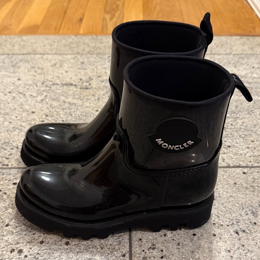 Moncler Glossy Black Ankle Rainboots Size 37
